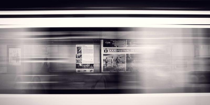 5G URLLC技术深度解析：如何通过编程与网络技术支撑自动驾驶与远程手术